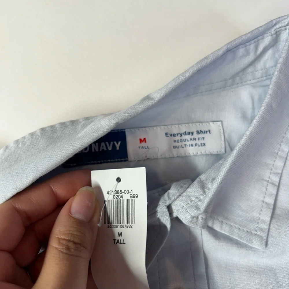 Old Navy Men’s Regular Fit Built In Flex Everyday Shirt